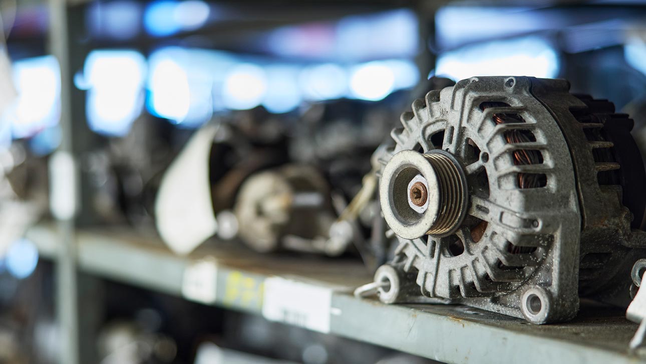 Brukte bildeler som er kontrollert, rengjort og klare for bruk. (Foto: Ragn-Sells Autoparts)